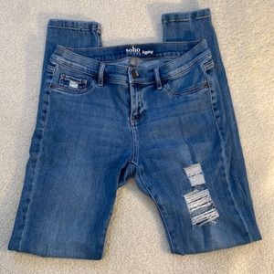 New York & Company Soho Jeans Sz 6 medium was distressed. 9" rise